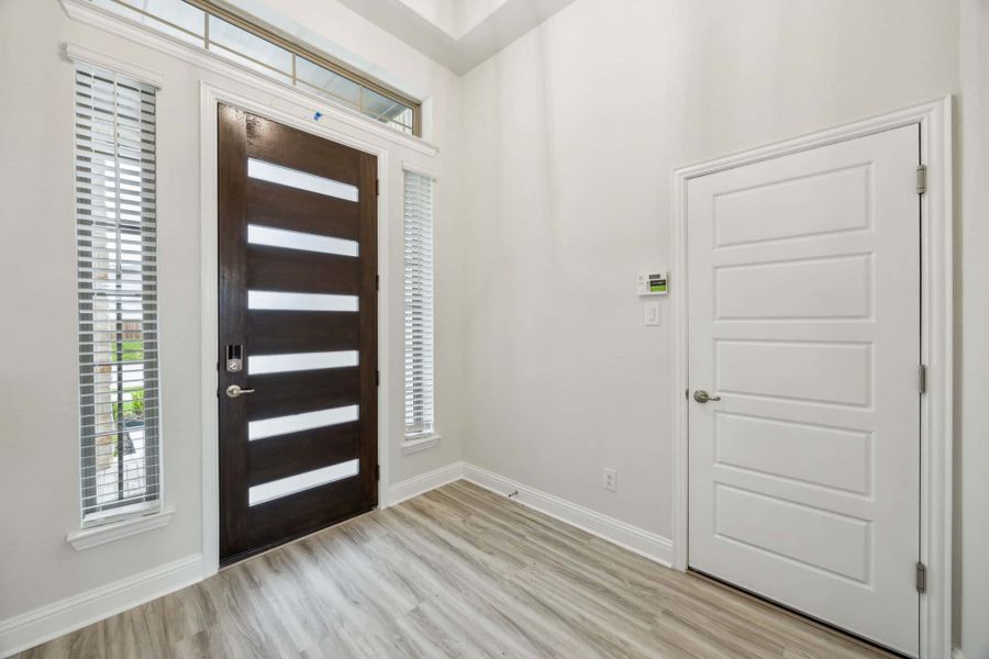 Spacious, unfurnished interior of a new home in Summer Crest, Fort Worth (Image 18). Spacious, unfurnished interior of a new home in Summer Crest, Fort Worth (Image 18).