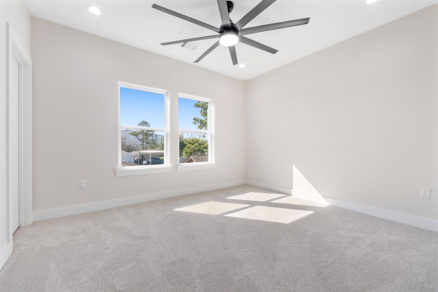 Spacious, unfurnished interior of a new home in , Baytown (Image 41).