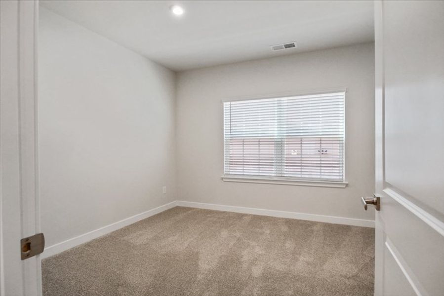 Spacious, unfurnished interior of a new home in Linden Park, Duncan (Image 22). Spacious, unfurnished interior of a new home in Linden Park, Duncan (Image 22).