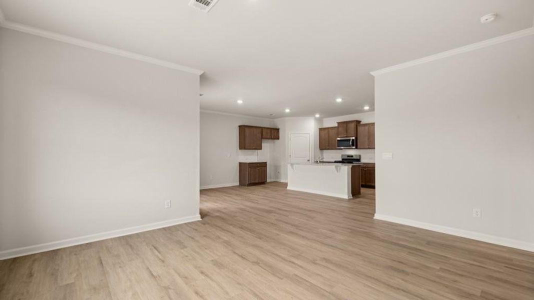 Spacious, unfurnished interior of a new home in Creekview, Atlanta (Image 18).