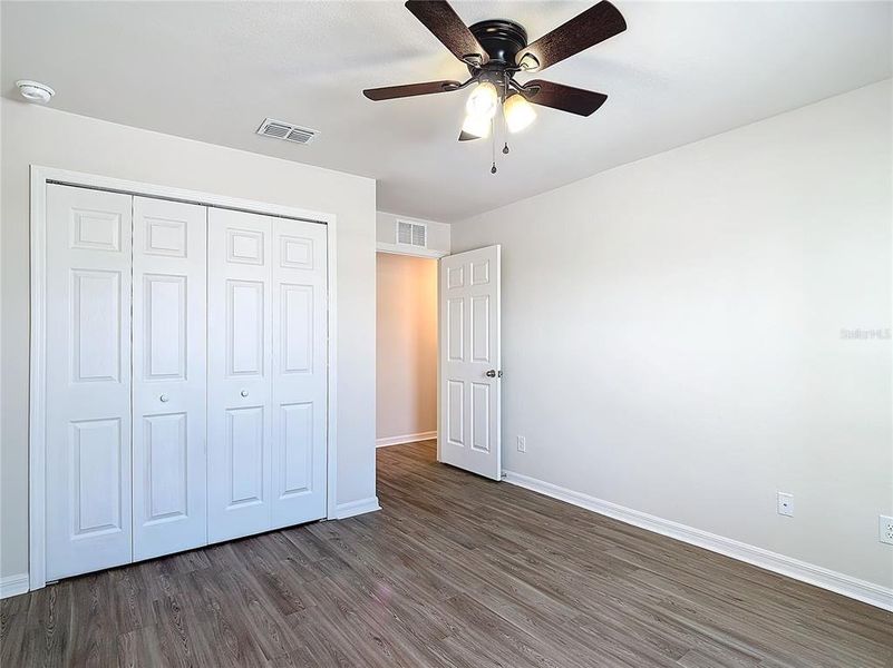 Spacious, unfurnished interior of a new home in , Cape Coral (Image 20).