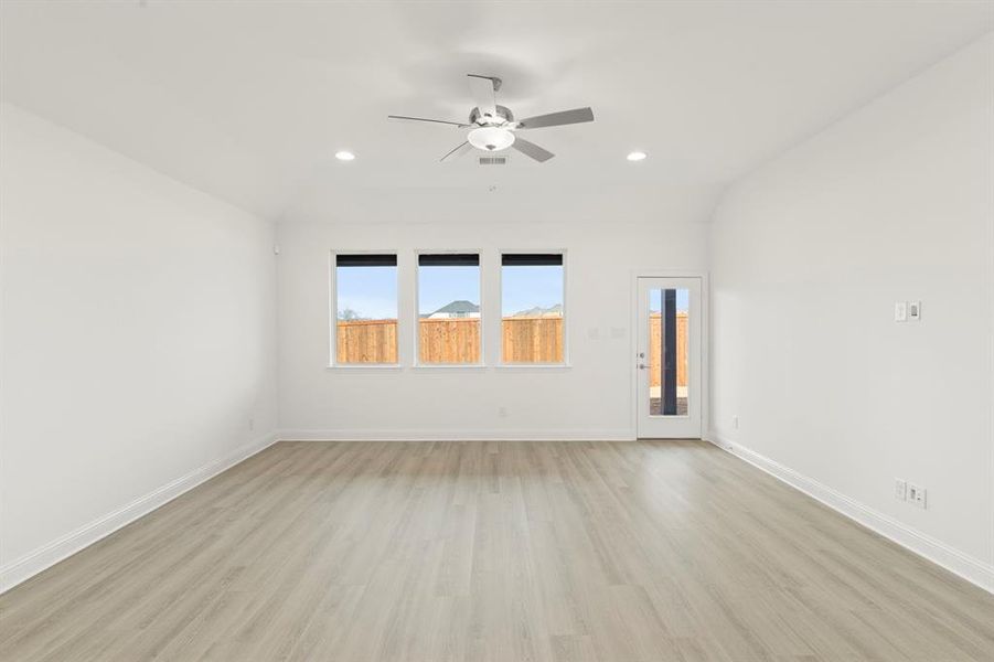 16. 3112 Goldfinch - Family