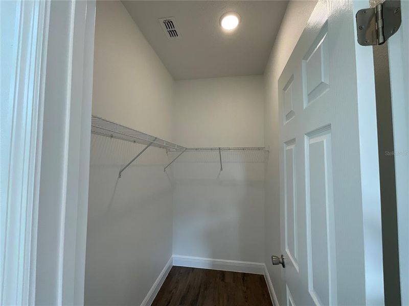 Spacious, unfurnished interior of a new home in , Orlando (Image 23).