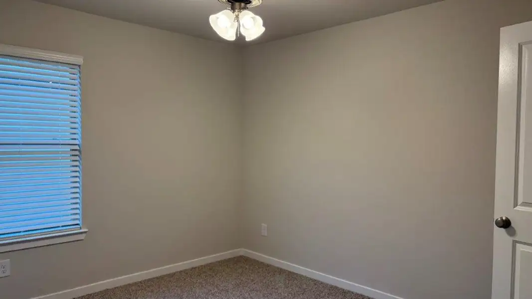 Spacious, unfurnished interior of a new home in King's Landing, Corpus Christi (Image 12).