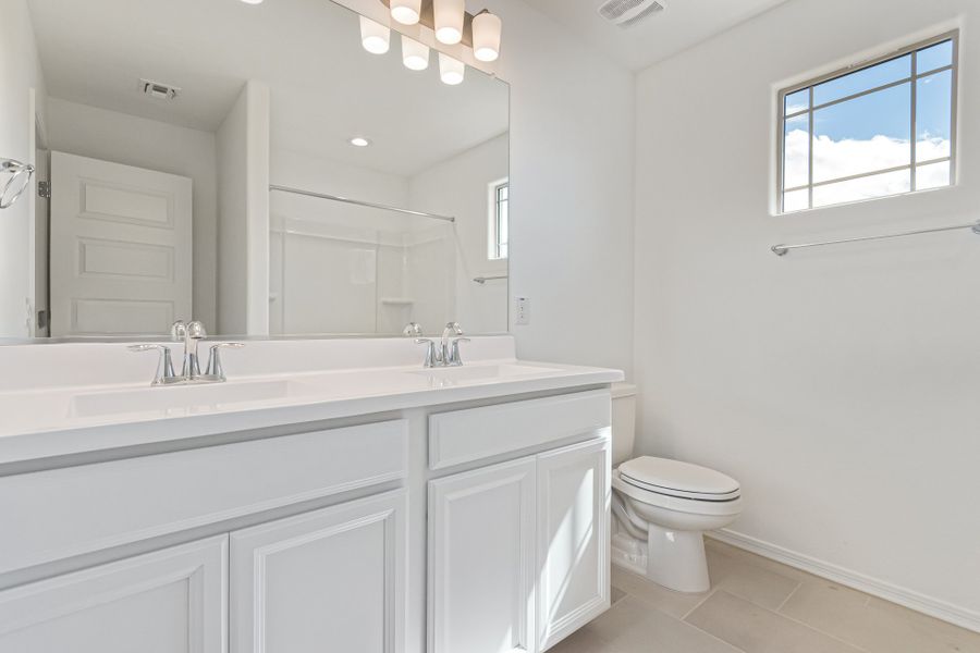 Representative furnished interior of a home built from the Glenstone by Taylor Morrison in Lucero Discovery Collection, Goodyear (Image 9).
