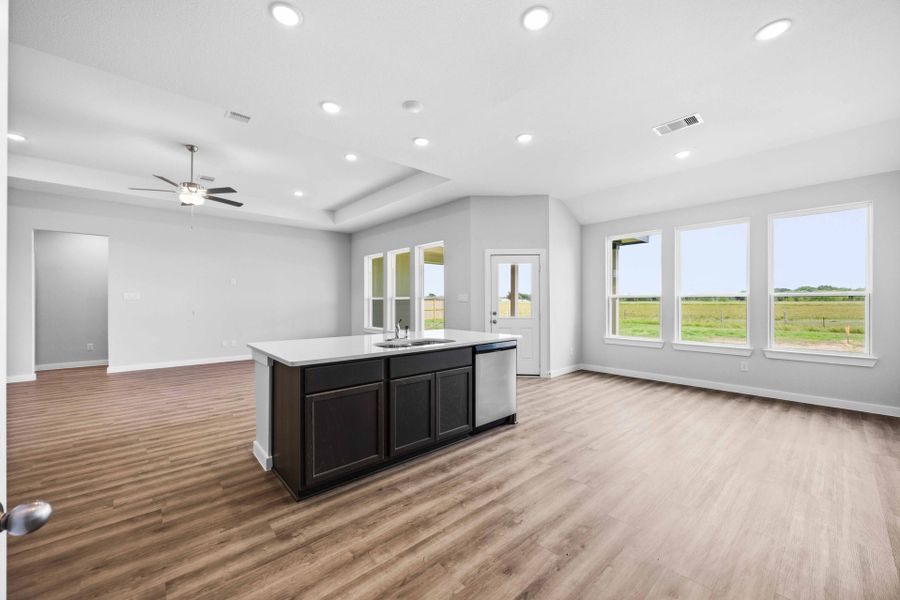 6903 Pelican Lane - Arlington - Kitchen