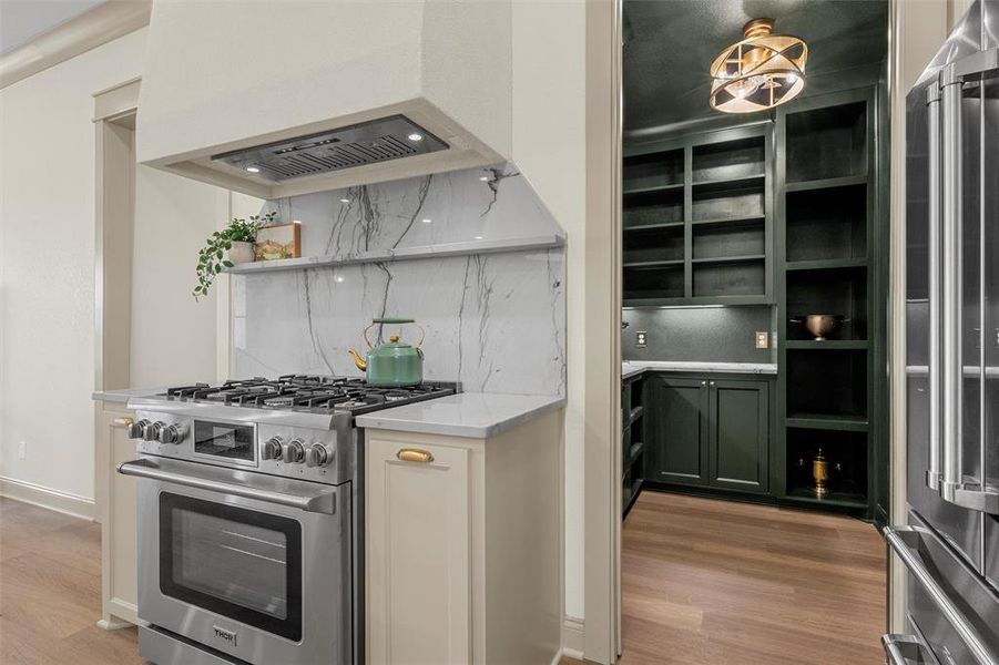 Furnished interior view inside a new home in , Robinson (Image 27).
