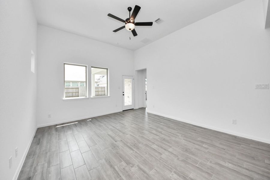 Spacious, unfurnished interior of a new home in , Katy (Image 17).
