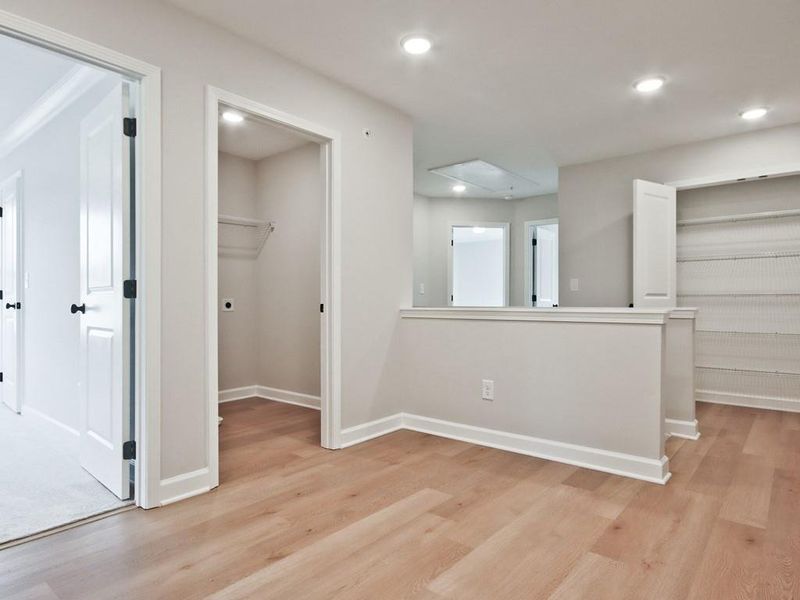 Spacious, unfurnished interior of a new home in Cherokee Township, Acworth (Image 25).