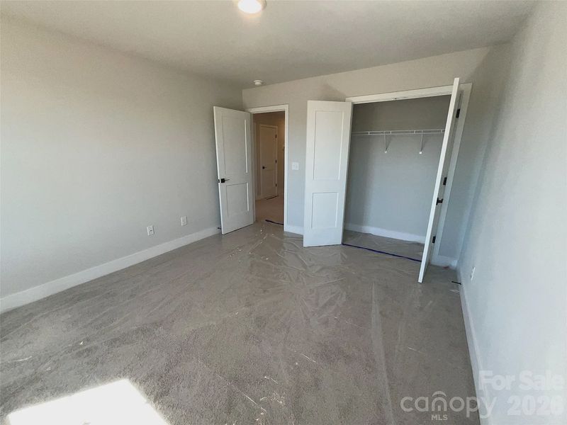Spacious, unfurnished interior of a new home in Pine Trace, Gastonia (Image 16).