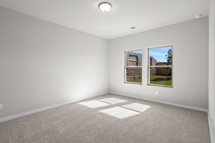 Spacious, unfurnished interior of a new home in Westridge Cove, Conroe (Image 19).