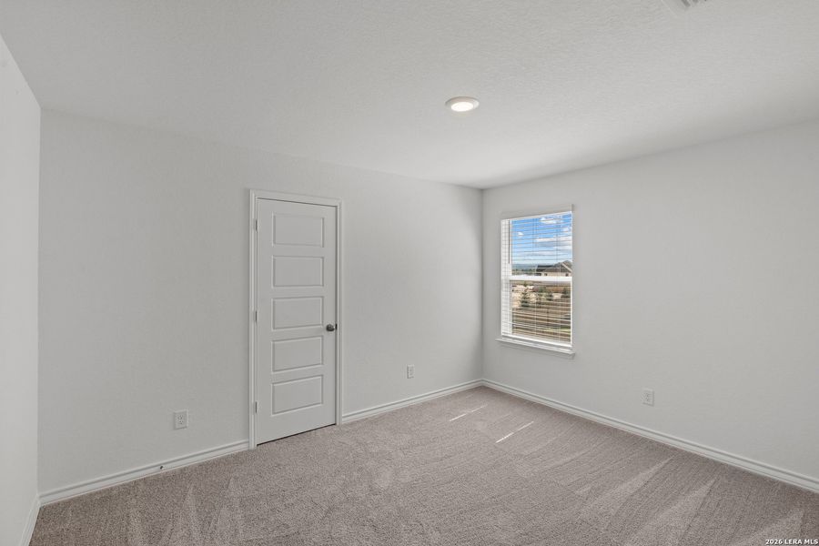 Spacious, unfurnished interior of a new home in Davis Ranch, San Antonio (Image 24).