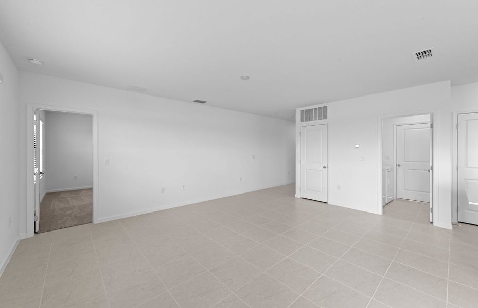 Spacious, unfurnished interior of a new home in Caloosa Cove, Labelle (Image 20).