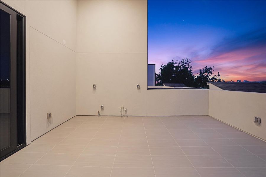 Exterior details and patio area of a home in , Houston (Image 33).
