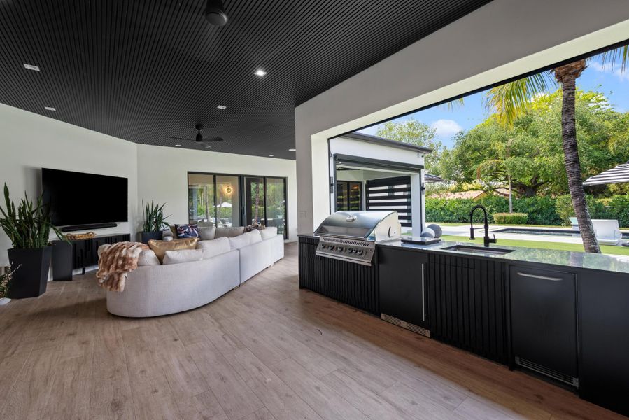 Covered Lanai with Summer Kitchen