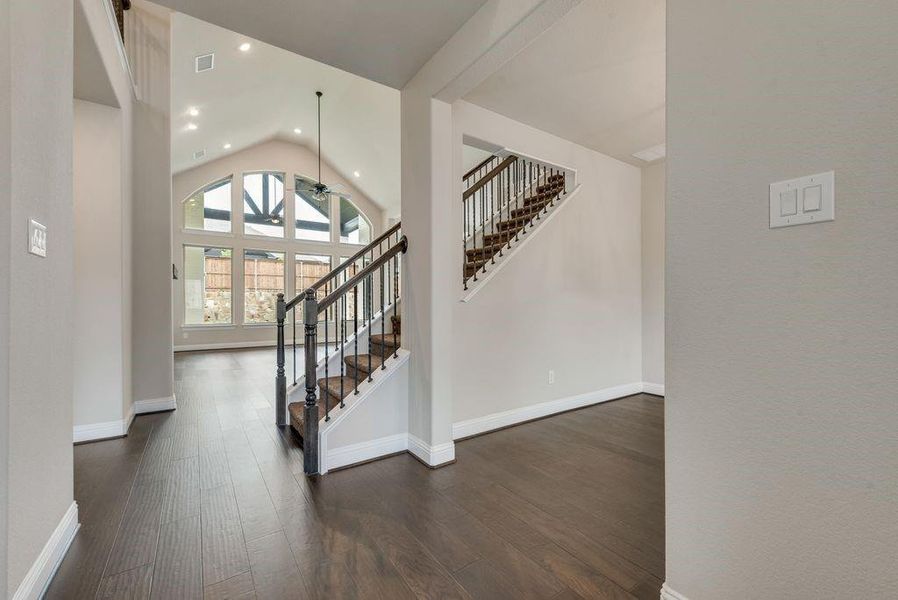 Spacious, unfurnished interior of a new home in Monterra, Fate (Image 15). Spacious, unfurnished interior of a new home in Monterra, Fate (Image 15).