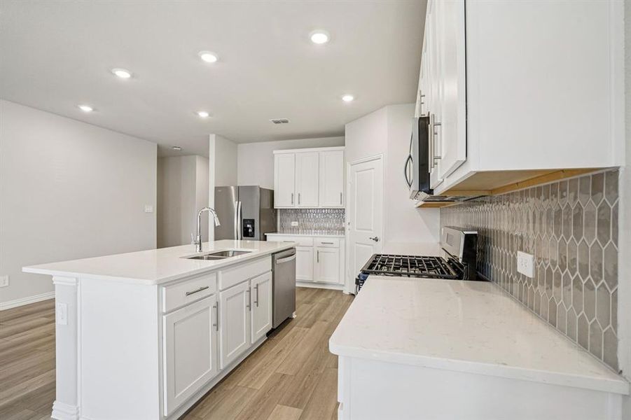 Photo is not of the actual home, but is an inspirational photo of builder’s model home and may depict options, furnishings, and/or decorator features that are not included. Photo is not of the actual home, but is an inspirational photo of builder’s model home and may depict options, furnishings, and/or decorator features that are not included.