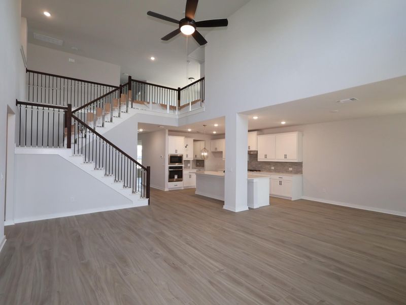 Spacious, unfurnished interior of a new home in Edgewood, Leander (Image 22).