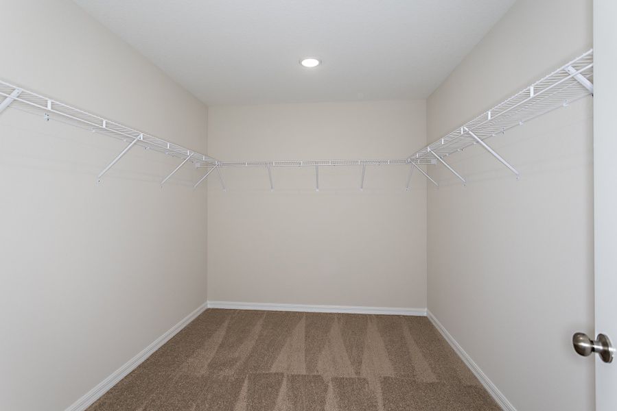 Spacious, unfurnished interior of a new home in Pasadena Ridge, Dade City (Image 19). Spacious, unfurnished interior of a new home in Pasadena Ridge, Dade City (Image 19).
