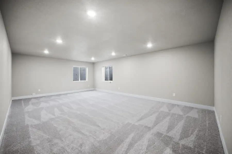 Spacious, unfurnished interior of a new home in The Glen, Colorado Springs (Image 30).