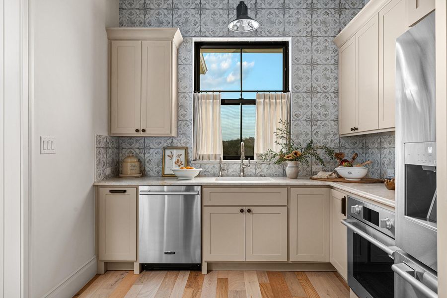 Furnished interior view inside a new home in , Kerrville (Image 10).