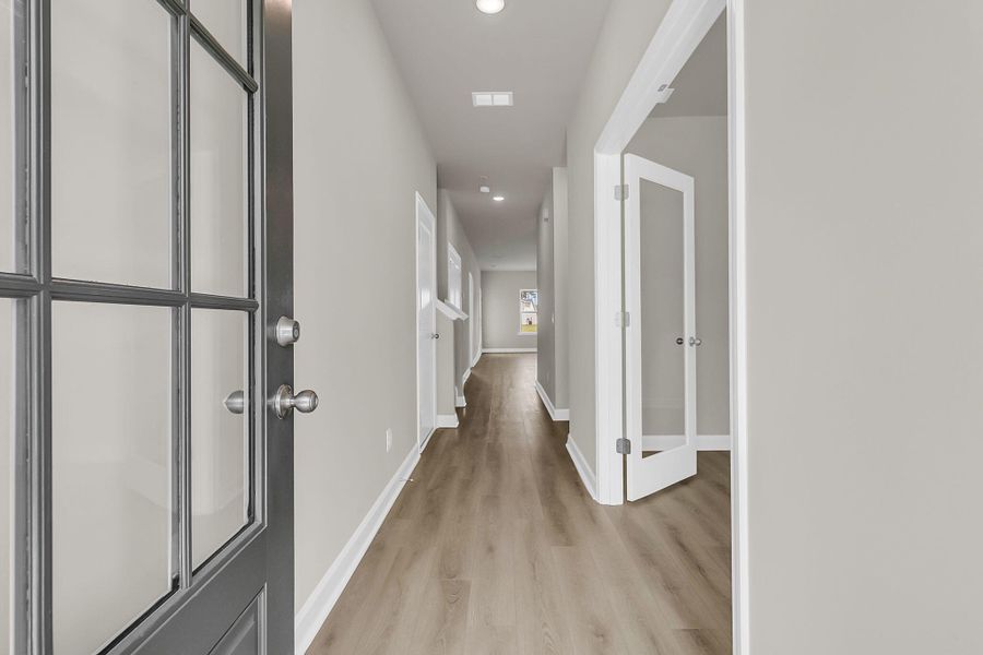 Spacious, unfurnished interior of a new home in , Summerville (Image 32).