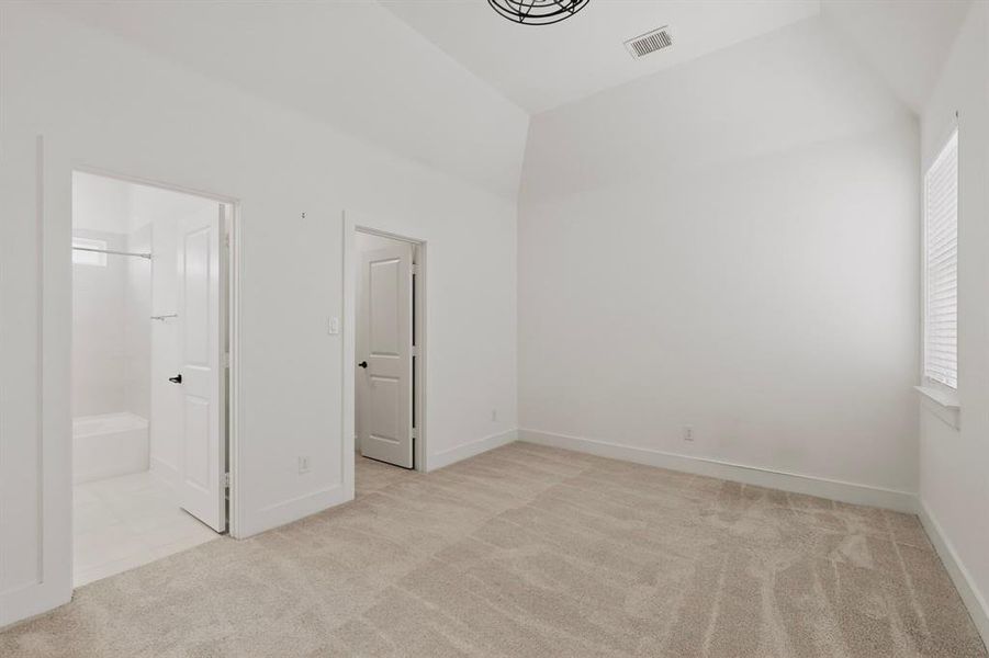 Spacious, unfurnished interior of a new home in The Homestead - 62', Rockwall (Image 31). Spacious, unfurnished interior of a new home in The Homestead - 62', Rockwall (Image 31).
