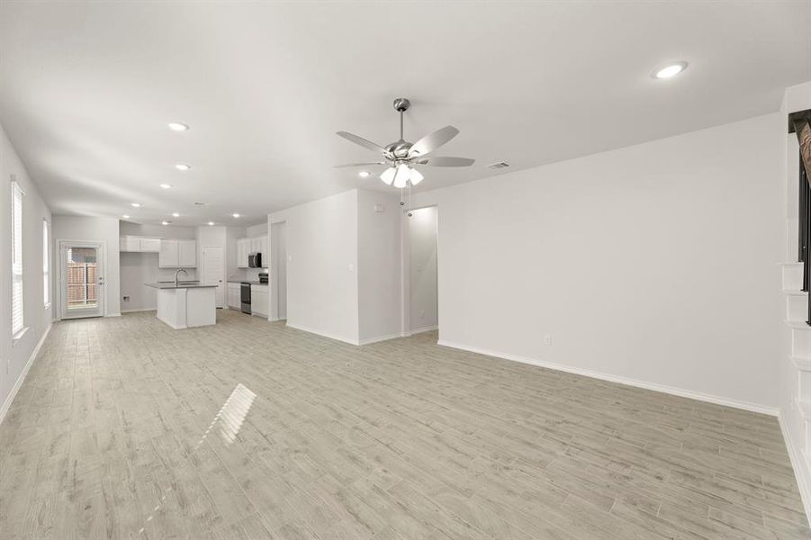 06. 3312 Sedge Grass - Family (2)