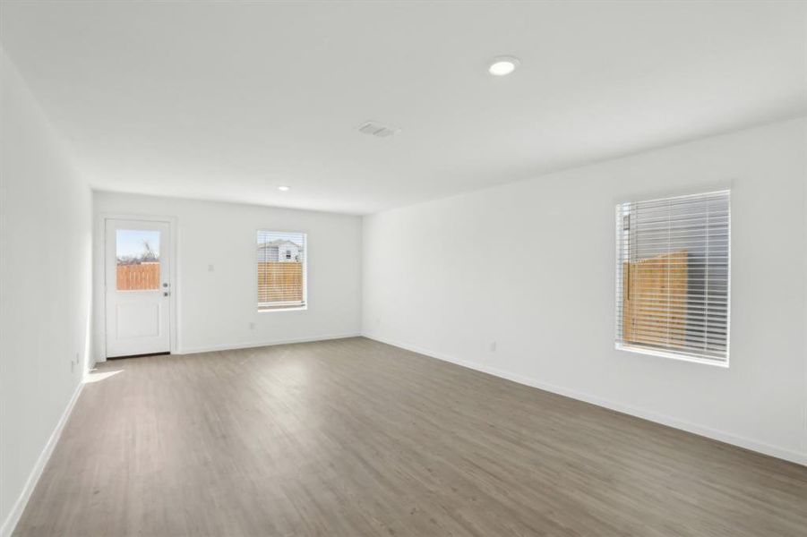Spacious, unfurnished interior of a new home in , Princeton (Image 14).