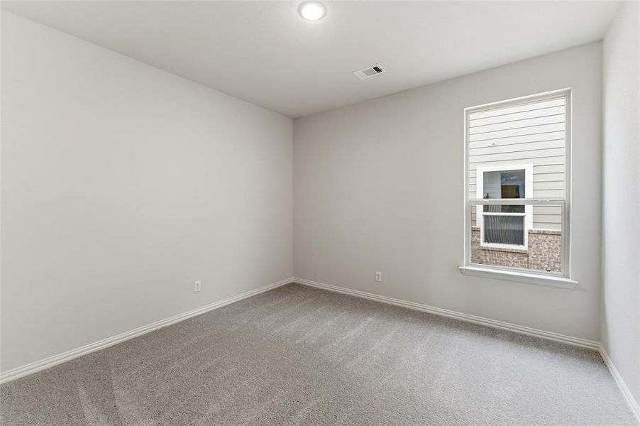Spacious, unfurnished interior of a new home in Covenant Park, Springtown (Image 11).
