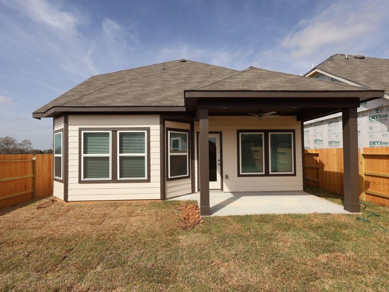 Exterior details and patio area of a home in Summerview, Fulshear (Image 3).