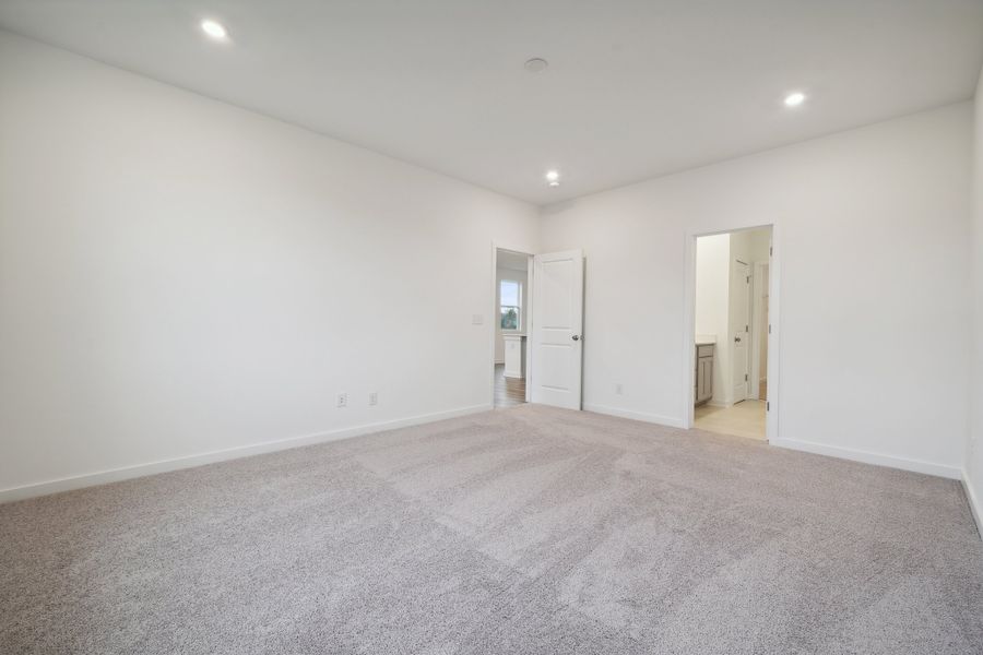 A room with a carpet and a carpet. A room with a carpet and a carpet.
