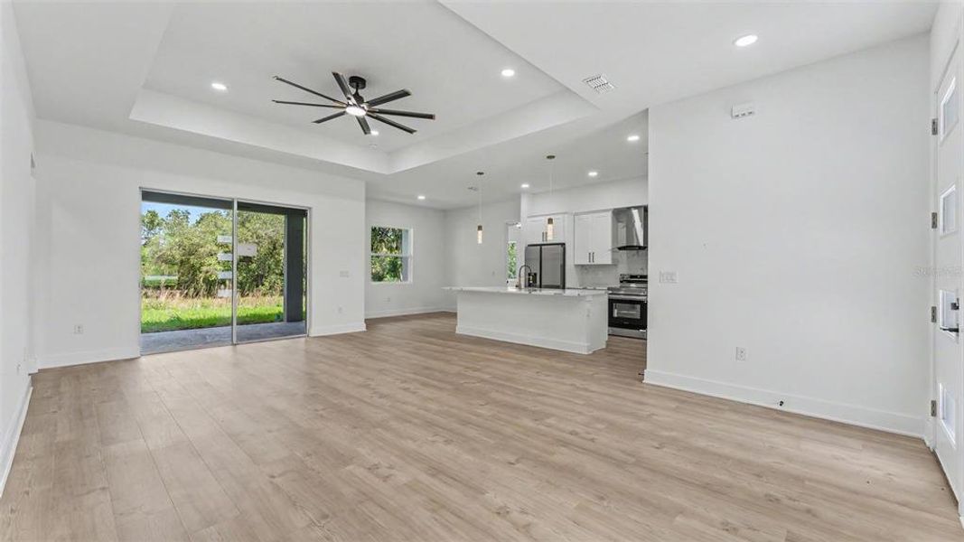 Spacious, unfurnished interior of a new home in , Davenport (Image 15).