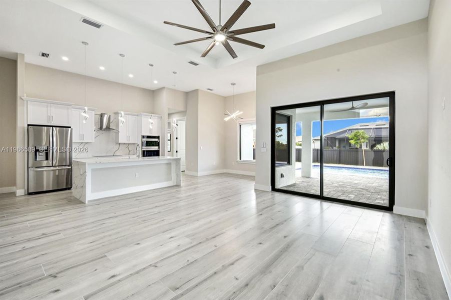 Spacious, unfurnished interior of a new home in , Cape Coral (Image 35).