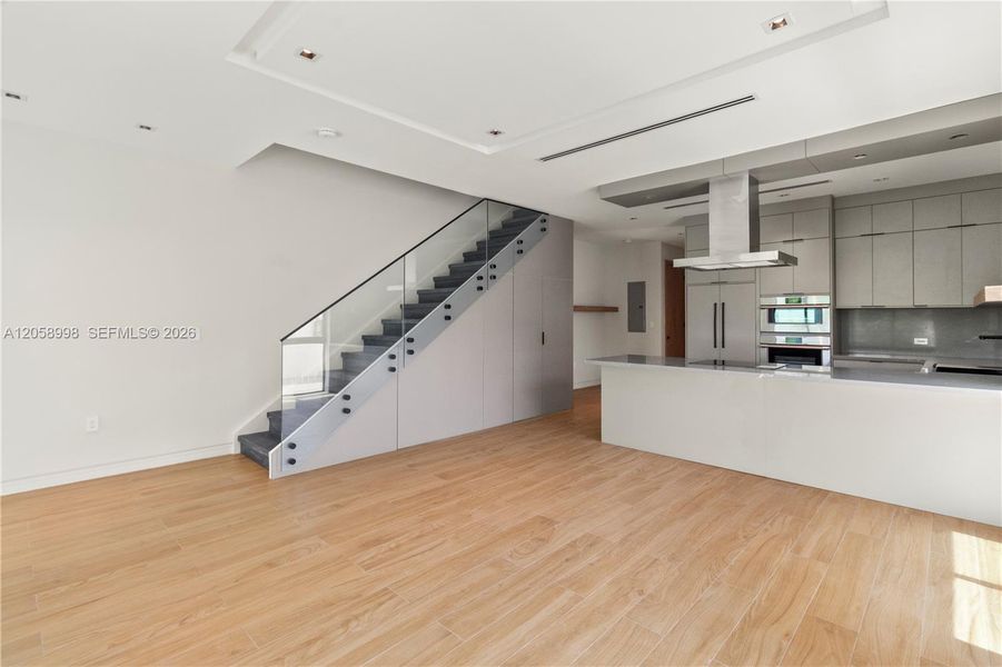 Spacious, unfurnished interior of a new home in , Miami (Image 10).