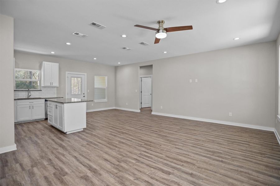 Spacious, unfurnished interior of a new home in , Lufkin (Image 22). Spacious, unfurnished interior of a new home in , Lufkin (Image 22).