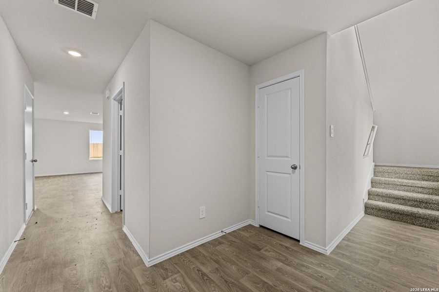 Spacious, unfurnished interior of a new home in Swenson Heights, Seguin (Image 11).