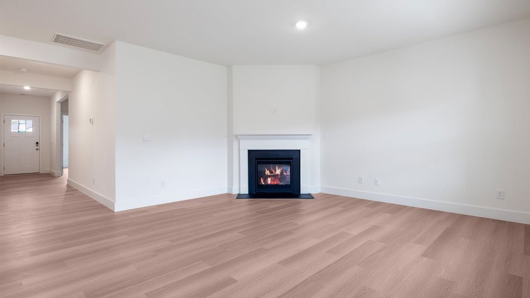 Spacious, unfurnished interior of a new home in Millstone Village, Morristown (Image 9).