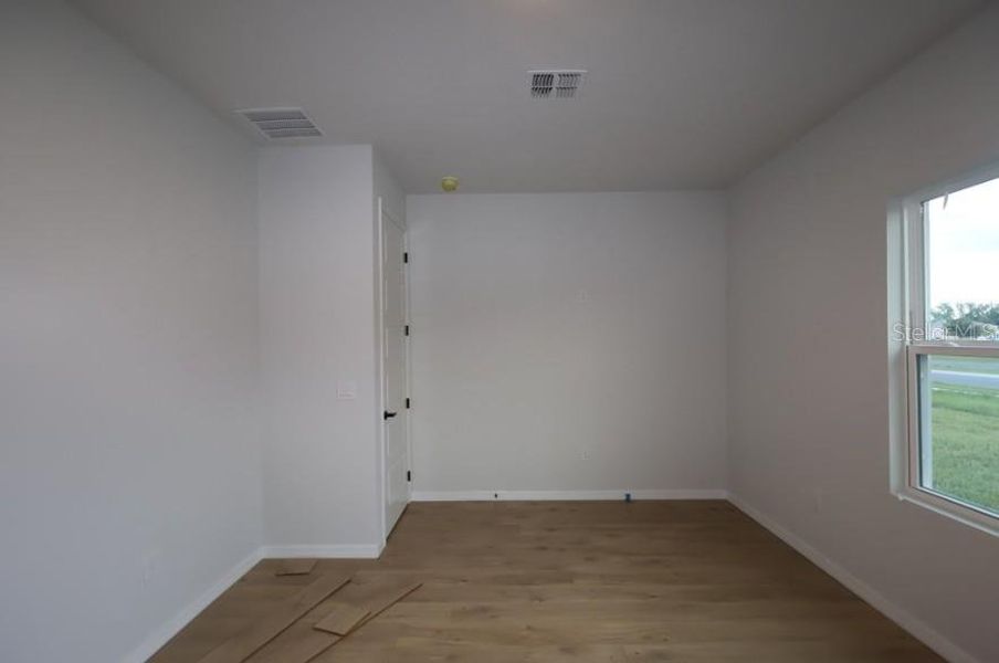 Spacious, unfurnished interior of a new home in Lakeside at Satilla, St. Cloud (Image 6).