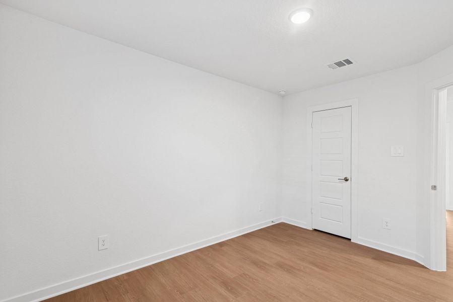 Spacious, unfurnished interior of a new home in Moran Ranch, Willis (Image 19).