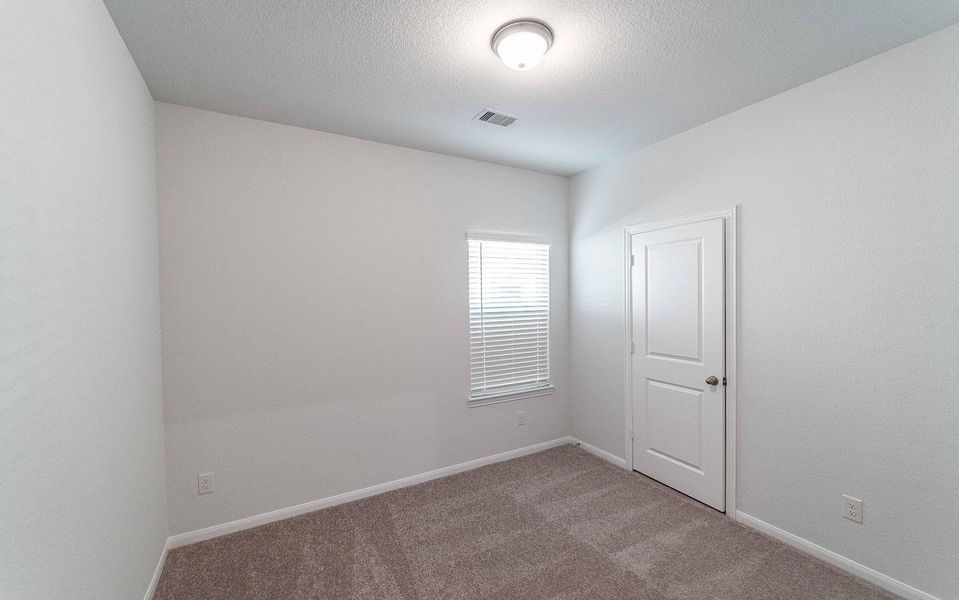 Spacious, unfurnished interior of a new home in Cielo, Conroe (Image 11).