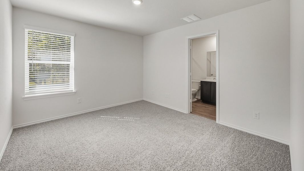 Spacious, unfurnished interior of a new home in Arbor Trails South, Princeton (Image 6).