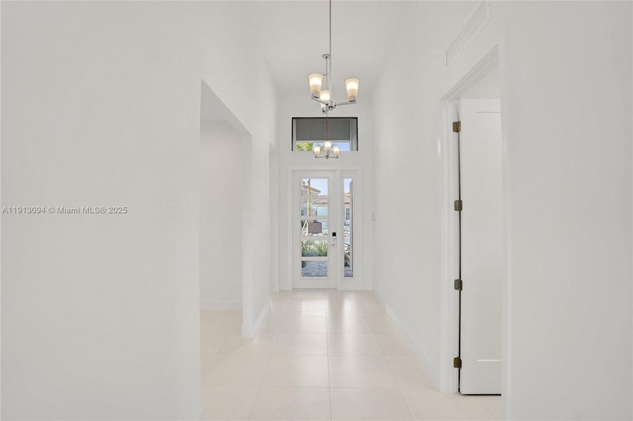 Spacious, unfurnished interior of a new home in Apex at Avenir, Palm Beach Gardens (Image 35).