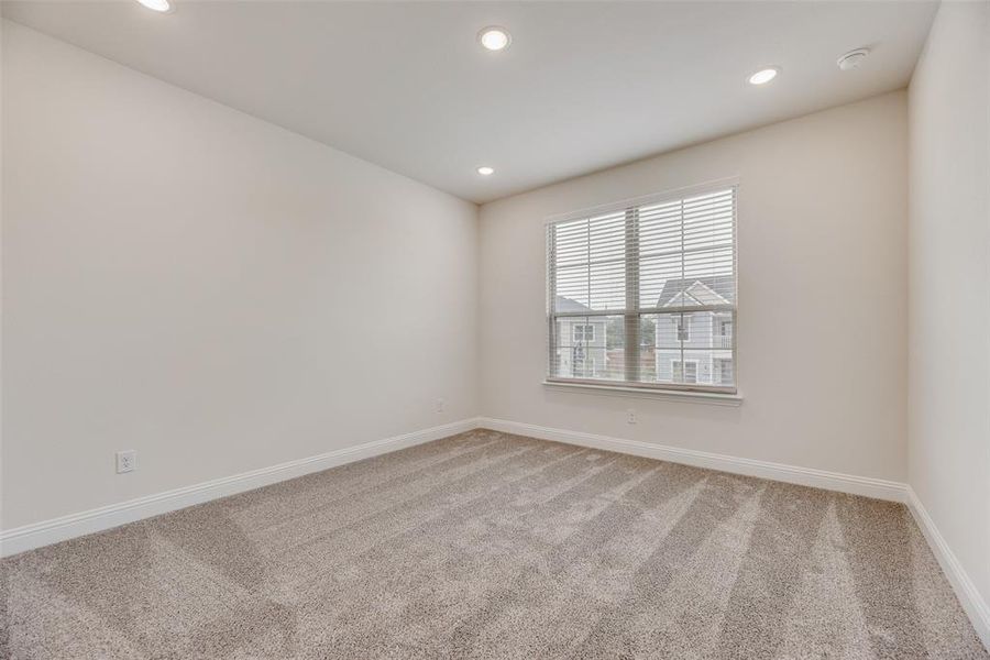 Spacious, unfurnished interior of a new home in Bayside, Rowlett (Image 28).
