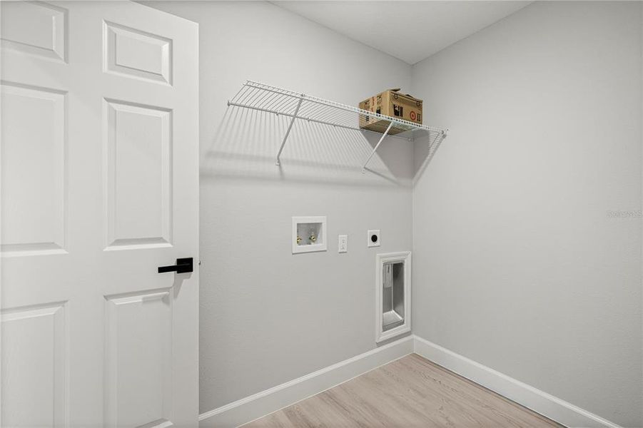 Spacious, unfurnished interior of a new home in , Ocala (Image 24).