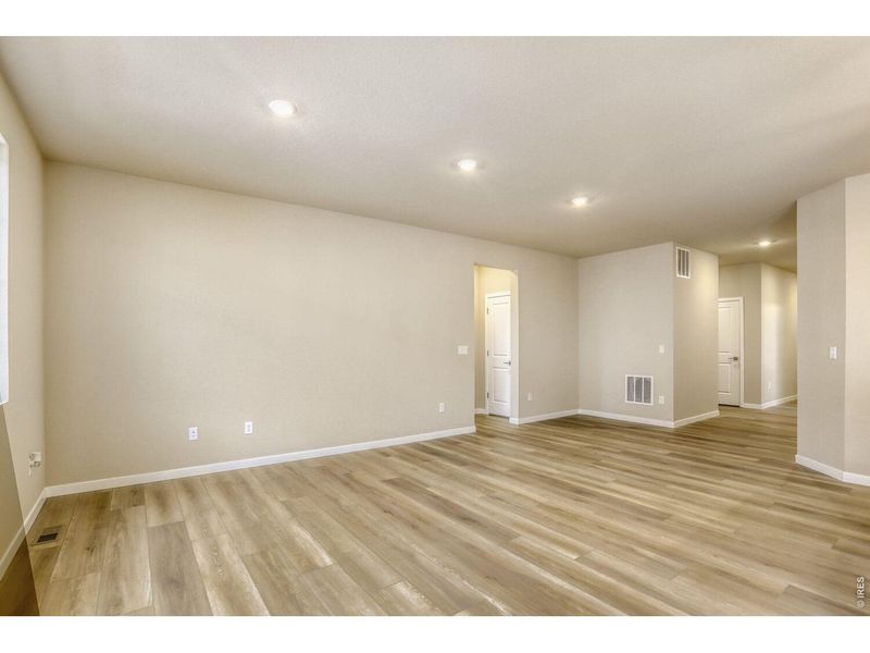 Spacious, unfurnished interior of a new home in Farmstead, Berthoud (Image 18).