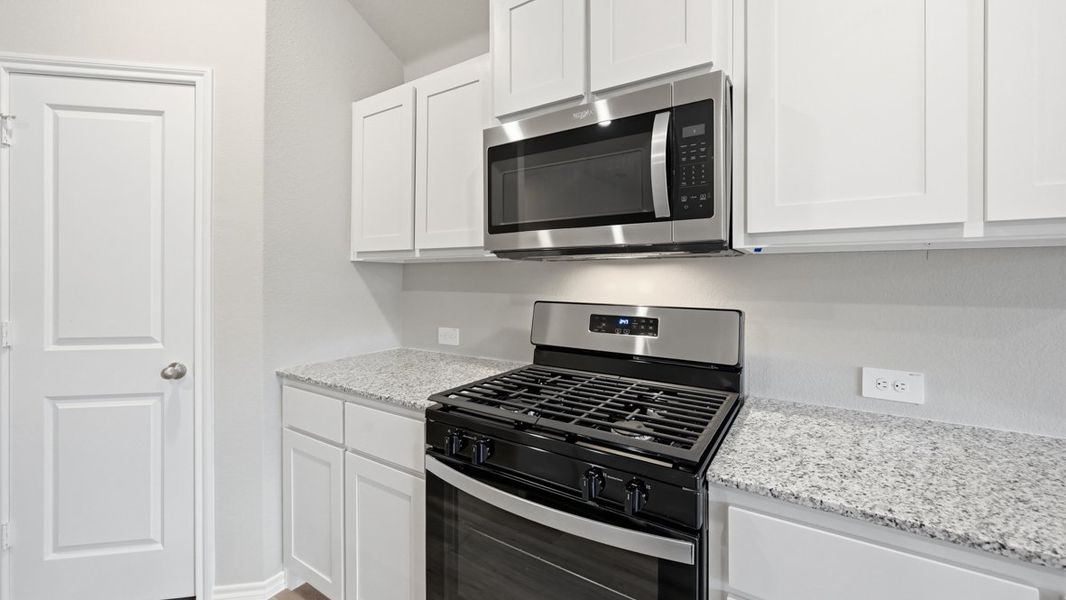 Representative furnished interior of a home built from the Easton by D.R. Horton in Rock Creek West, Fort Worth (Image 7).