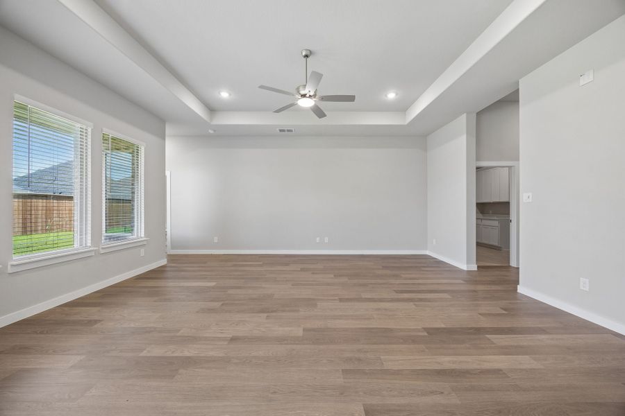 Spacious, unfurnished interior of a new home in Dove Hollow, Waxahachie (Image 24). Spacious, unfurnished interior of a new home in Dove Hollow, Waxahachie (Image 24).