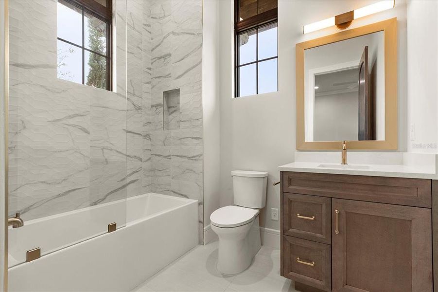 Furnished interior view inside a new home in , Montverde (Image 36).