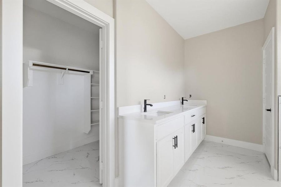 Furnished interior view inside a new home in , Terrell (Image 5).